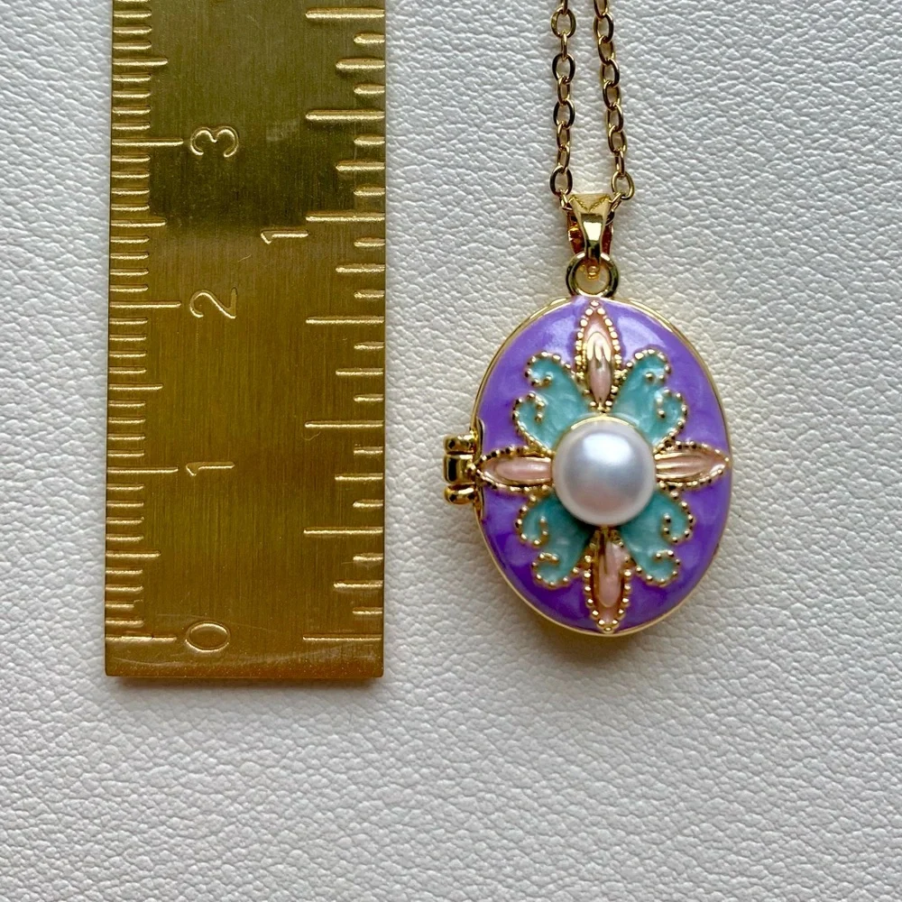Gold and Purple Pendant Necklace